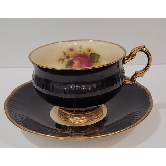 Elizabethan Vintage Rare TeaCup and Saucer Hand Decorated Fine Bone China 1875 - Picture 2 of 9